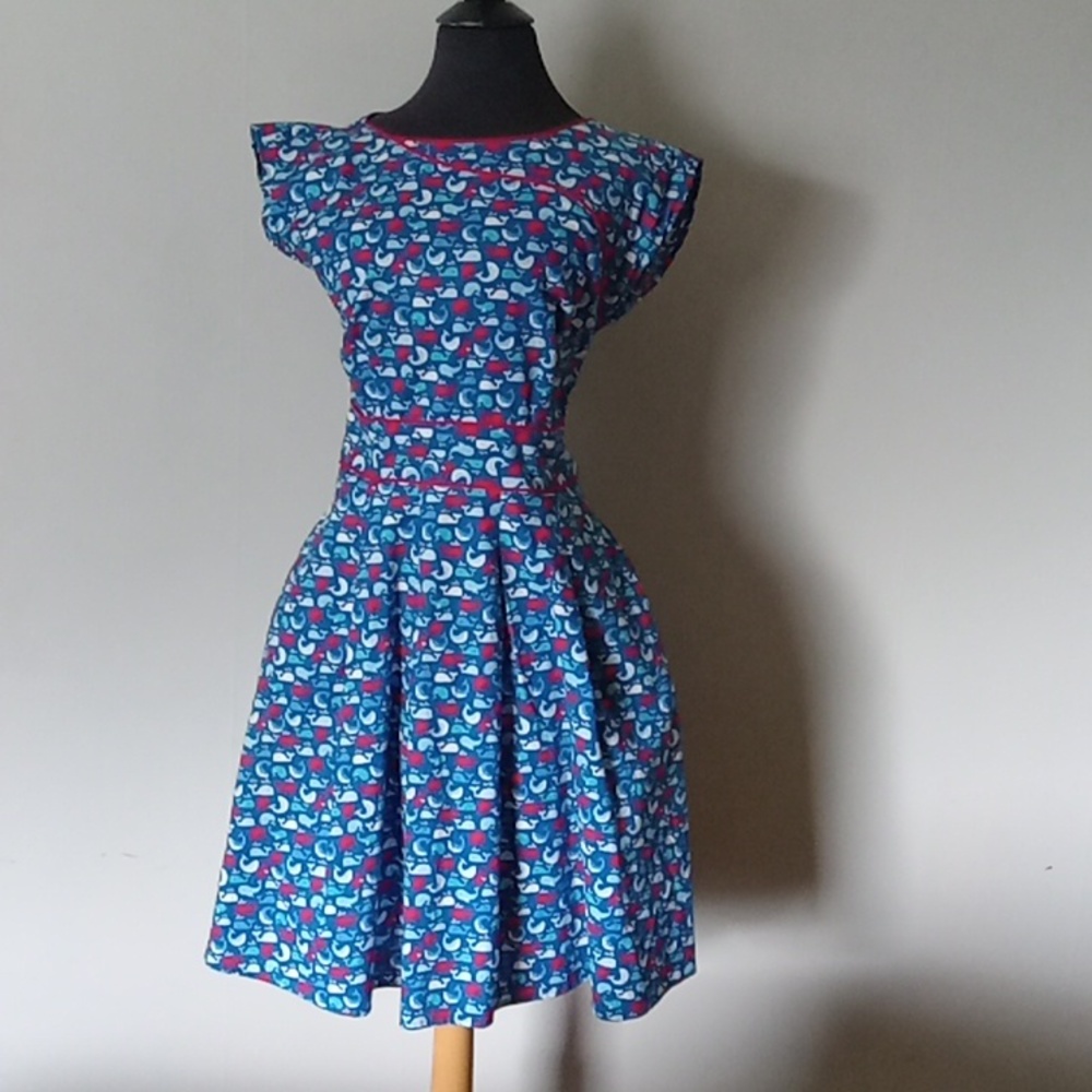 Retrolicious 1950s style pinup whale print knee length dress small